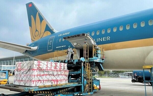 Giành được khách ‘sộp’, SCS và VFG lãi lớn, cổ phiếu liên tiếp phá đỉnh