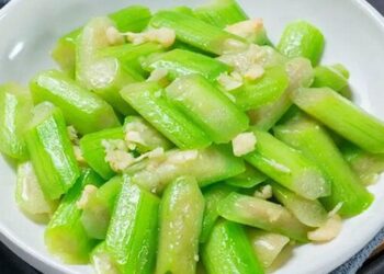 Xào mướp mà bỏ qua bước này, đừng hỏi sao mướp hay bị thâm đen