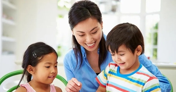 Dạy con cách giao tiếp văn minh