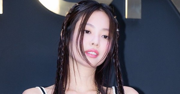 Jennie khoe khuyên mũi mới toanh dự event Chanel, có 1 chi tiết gợi nhớ tới BLACKPINK