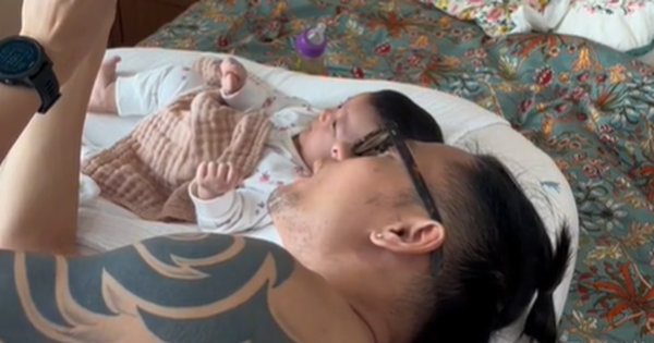 Sinh con là việc của mẹ, chăm sóc là việc của ba, lướt “tóp tóp” phải khen các bố thời nay chăm con đỉnh