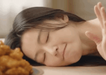 Mợ chảnh giảm 10kg nhờ 2 chiêu: 1 trong số đó là tô son thật đẹp trước khi ăn