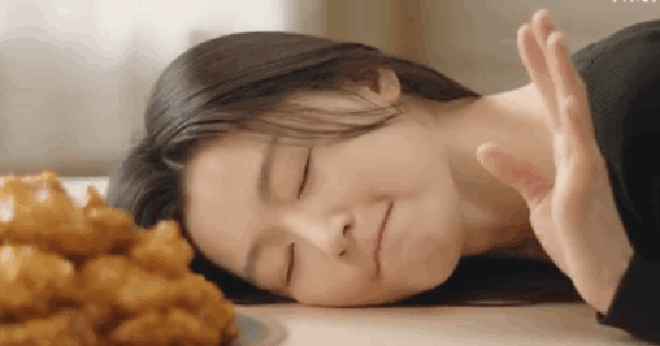 Mợ chảnh giảm 10kg nhờ 2 chiêu: 1 trong số đó là tô son thật đẹp trước khi ăn