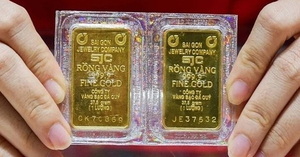 Tại sao giá vàng SJC cao hơn PNJ?
