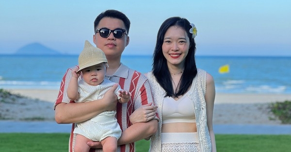 “Outfit check” xinh yêu của gia đình nhỏ 3 người, bí kíp cho em bé 8 tháng đi du lịch cực NHÀN – VUI