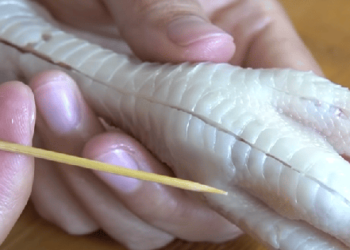 Mẹo rút xương chân gà chỉ với một que tăm: Đơn giản, thành phẩm ngon miệng, đẹp mắt
