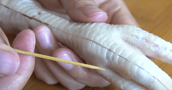 Mẹo rút xương chân gà chỉ với một que tăm: Đơn giản, thành phẩm ngon miệng, đẹp mắt