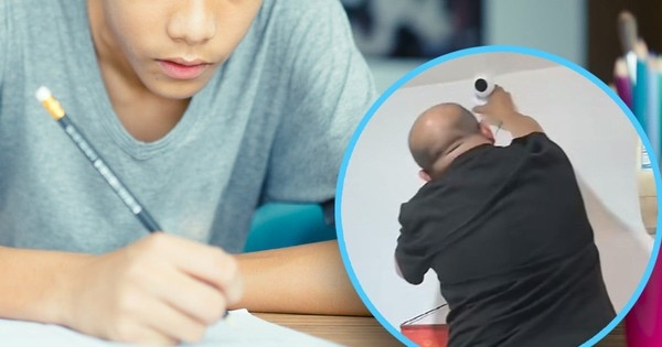 Trung Quốc: Bố mẹ bị chỉ trích vì lắp camera giám sát trong phòng con trai suốt 6 năm