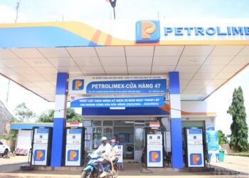 Chiều nay, giá xăng tiếp tục tăng mạnh