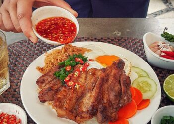 Bát mắm ớt ăn kèm cơm tấm: Nhỏ bé nhưng có “sức mạnh” to lớn, làm nên hương vị không lẫn vào đâu