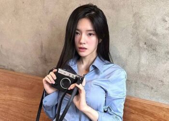 Gái xinh đang gây sốt tại Đảo Thiên Đường: Visual xinh khó cưỡng, tủ đồ có đúng 5 màu