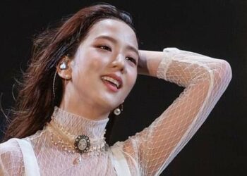 3 chiêu idol Hàn hay dùng để ngăn mồ hôi, chống trôi makeup, nhất là vào lúc nắng nóng