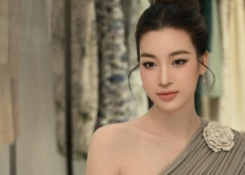 Đỗ Mỹ Linh chuộng phong cách kín đáo sau khi làm dâu hào môn