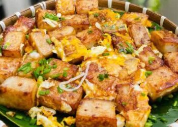 Cách làm bánh bột chiên trứng thơm ngon