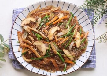 Bật mí cho bạn cách làm miến trộn dai ngon, hấp dẫn cực đơn giản tại nhà