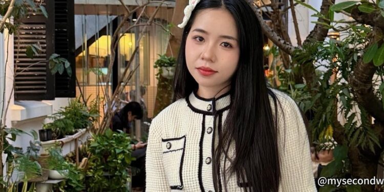 Cô gái ‘vịt hóa thiên nga’ nhờ giảm 24 kg