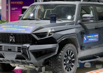 “Ông trùm” xe tải tại Việt Nam ra mắt bom tấn SUV: Đậm chất quân sự, mạnh hơn 1.000 mã lực