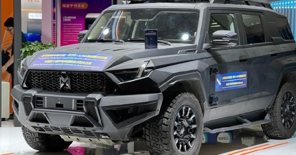 “Ông trùm” xe tải tại Việt Nam ra mắt bom tấn SUV: Đậm chất quân sự, mạnh hơn 1.000 mã lực