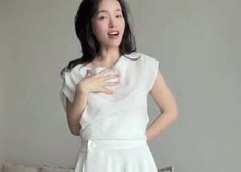 Muốn mua váy hè mà không biết bắt đầu từ đâu: Xem ngay series thử đồ local brand của Hà Trúc