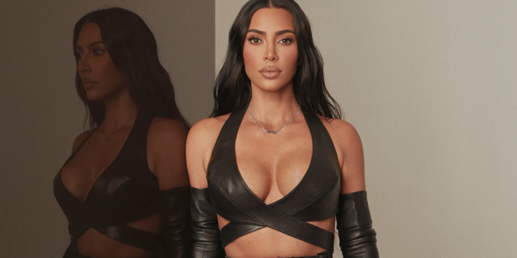 Kim Kardashian tiêm tinh trùng cá hồi vào mặt để trẻ hóa da