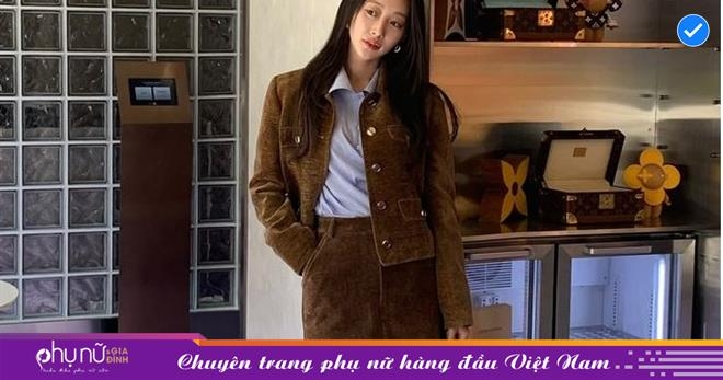 Phụ nữ trên 40 tuổi được khen trẻ trung và sang chảnh khi mặc chân váy ngắn theo 10 cách này