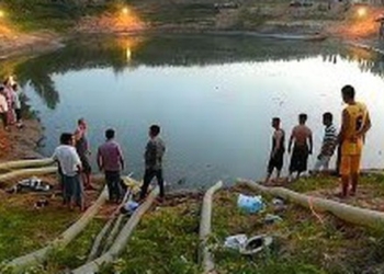 Phát hiện dưới ao cá có 1 hang động lớn, dân làng dùng 5 máy bơm hút cạn nước suốt 17 ngày đêm: “Kỳ quan thứ 9” được tìm thấy