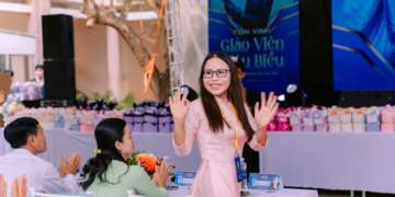 Dấu Ấn Đường Nguyệt Tại Lễ Tôn Vinh Giáo Viên Tiêu Biểu Ngành Chăm Sóc Sắc Đẹp 2025