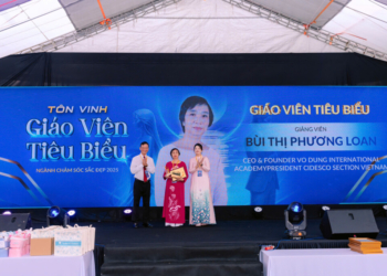 Lễ Tôn Vinh Giáo Viên 2025: Cô Bùi Thị Phương Loan – Biểu Tượng Của Sự Tận Tâm Và Chuyên Nghiệp