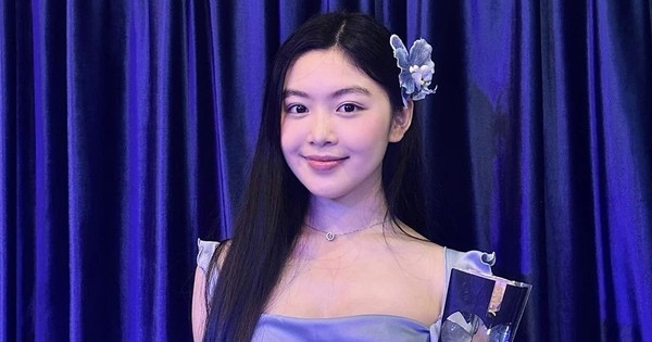 Lọ Lem khoe triển lãm đầu tiên, visual tuổi 18 “đỉnh chóp”