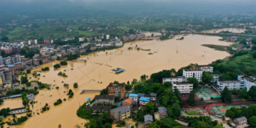 Siêu đô thị của Trung Quốc ngập trong mưa lớn: Thiệt hại gần 300 tỷ đồng, ‘căng như dây đàn’ khi Đập Tam Hiệp chuẩn bị xả lũ với lượng nước 43.000 m3/s