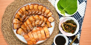 Không dùng nước, làm ngay cách này để có món thịt ba chỉ luộc ngon “quên lối về” nhé!