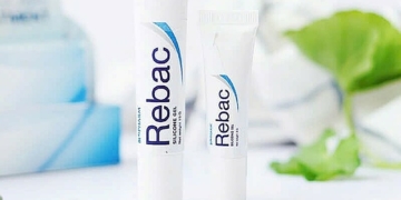 Làm mờ và phẳng sẹo với gel trị sẹo Rebac