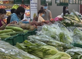 Khi giá cả hàng tiêu dùng “chạy” trước lương