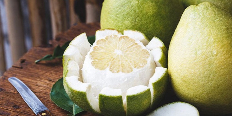 Cách sơ chế cùi bưởi nấu chè cực đơn giản