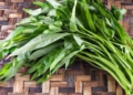 Cách chọn rau muống giòn ngon, không nhiễm hóa chất