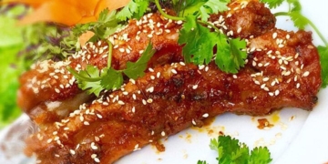 Cách làm sườn xào tỏi cực ngon tại nhà