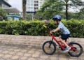 Mỉa mai “nghỉ hè mà học hành quần quật, không có tuổi thơ” nhưng nhìn thành quả em bé đạt được, ai cũng gật gù!
