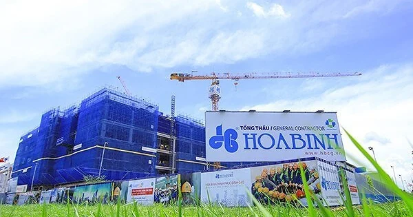 Xây dựng Hoà Bình lãi kỷ lục nhờ bán tài sản