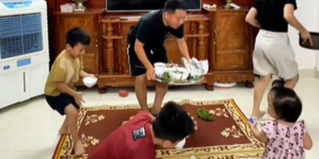 Bữa cơm gia đình khi nhà có trẻ mới biết đi sẽ ra sao: Quá bất ổn, không còn giữ được nề nếp gia đình